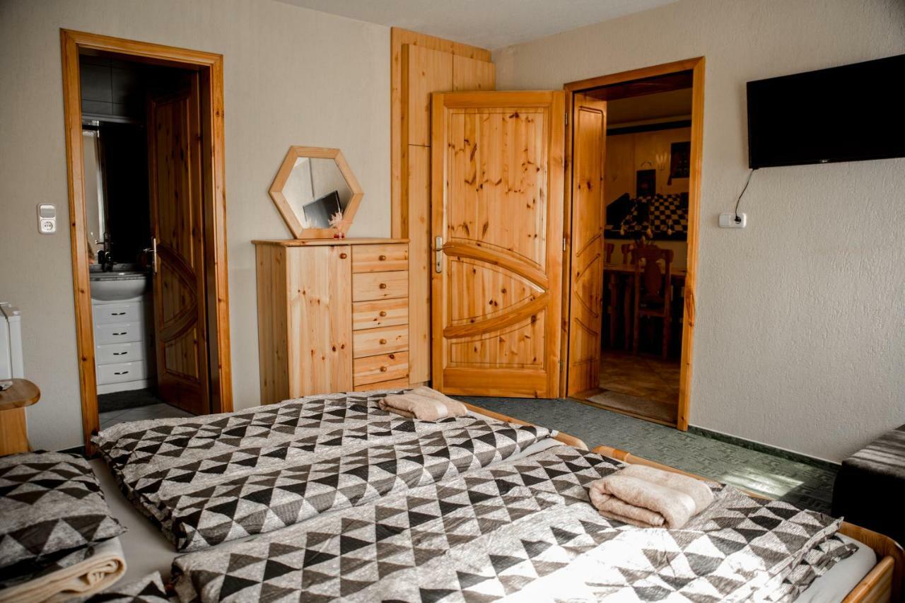 Berger Pince-vendégház, Hajósi pincék Esterno foto