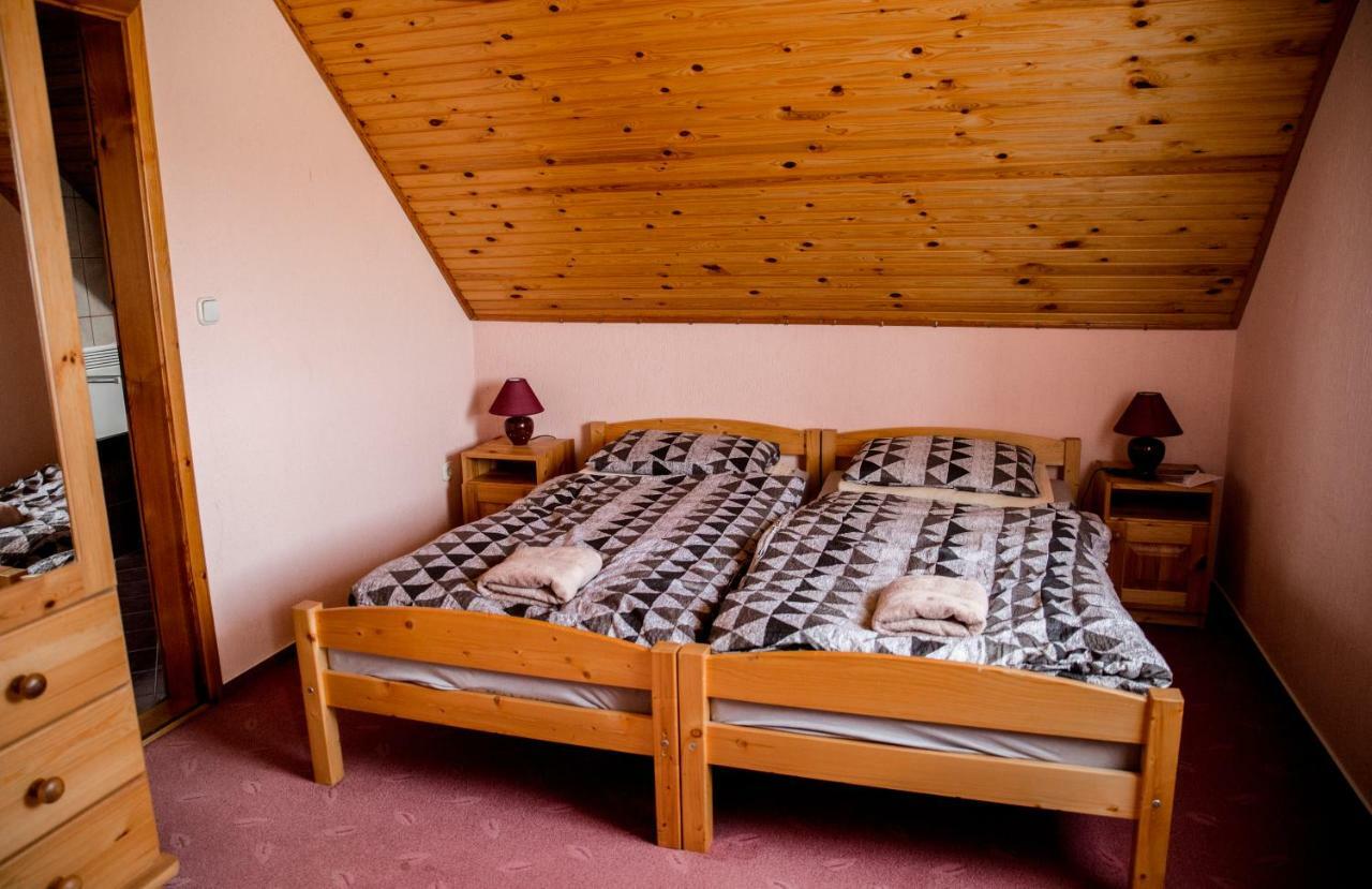 Berger Pince-vendégház, Hajósi pincék Esterno foto